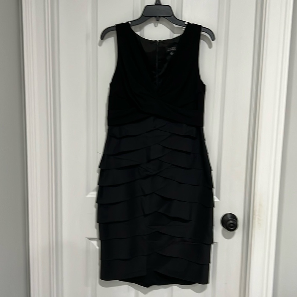 Great Adrianna Papell cocktail dress